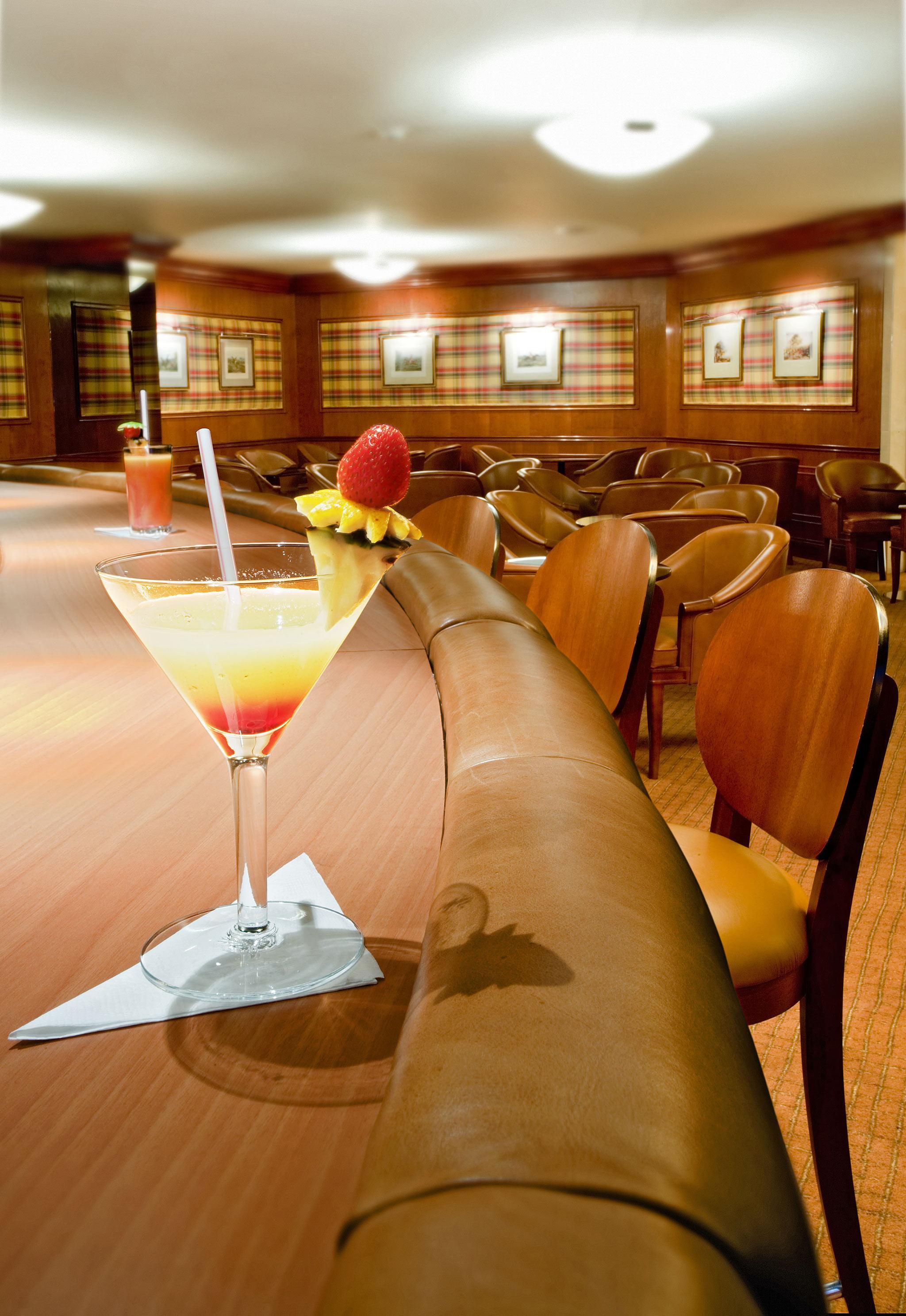 Windsor Barra Hotel Rio de Janeiro Esterno foto A cocktail at the bar