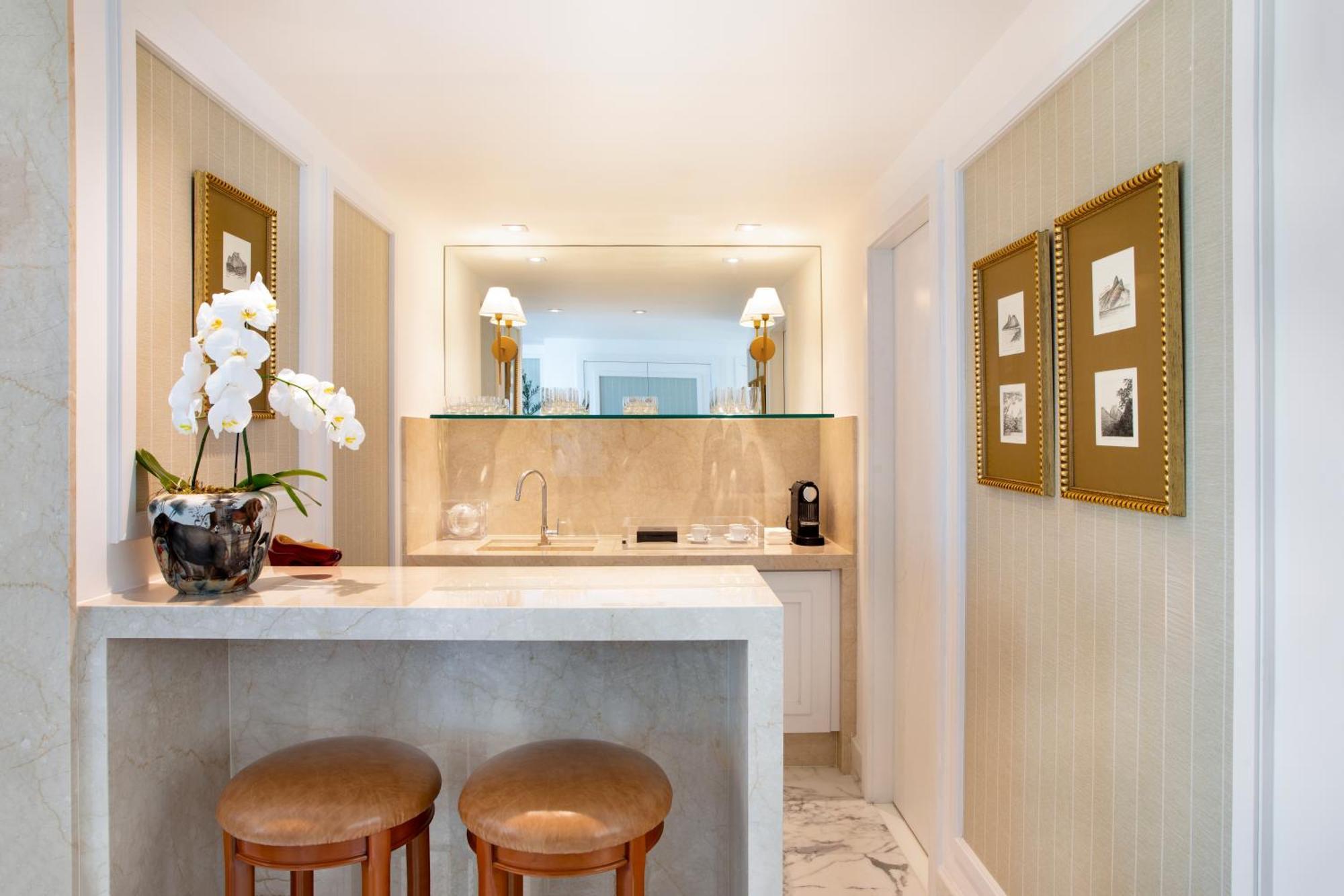 Windsor Barra Hotel Rio de Janeiro Esterno foto A wet bar in a hotel suite